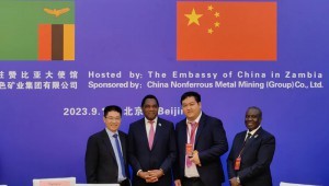 9月14日，由中國(guó)駐贊比亞大使館主辦的中國(guó)—贊比亞投資推介活動(dòng)在京舉行，董事長(zhǎng)王浩宇受邀參加晚宴，拜會(huì)希奇萊馬閣下，同時(shí)邀請(qǐng)贊比亞代表團(tuán)來(lái)訪大禹節(jié)水集團(tuán)考察。